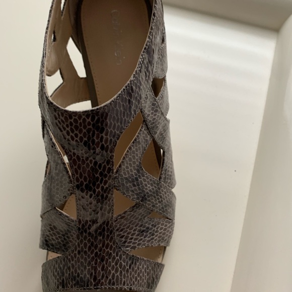 Calvin Klein super sexy goes with everything shoe! - Picture 7 of 7